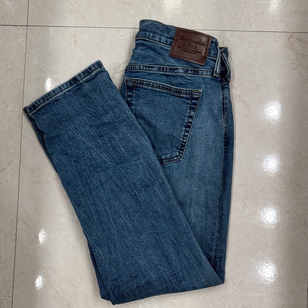 Abercrombie & Fitch Men's Denim Athletic Straight Jeans